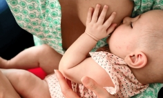 Ushqyerja me gji: Bazat dhe këshillat për infermierinë e foshnjës suaj